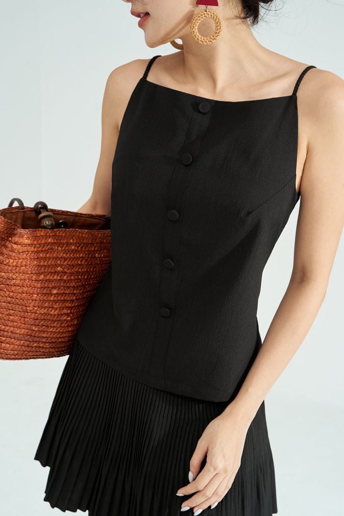 Top yếm đen dây tết vai