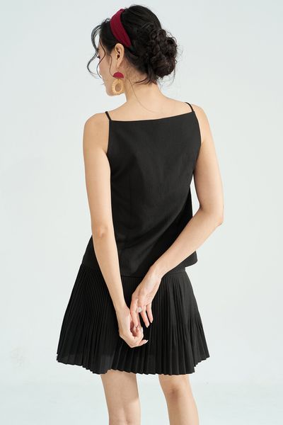 Top yếm đen dây tết vai