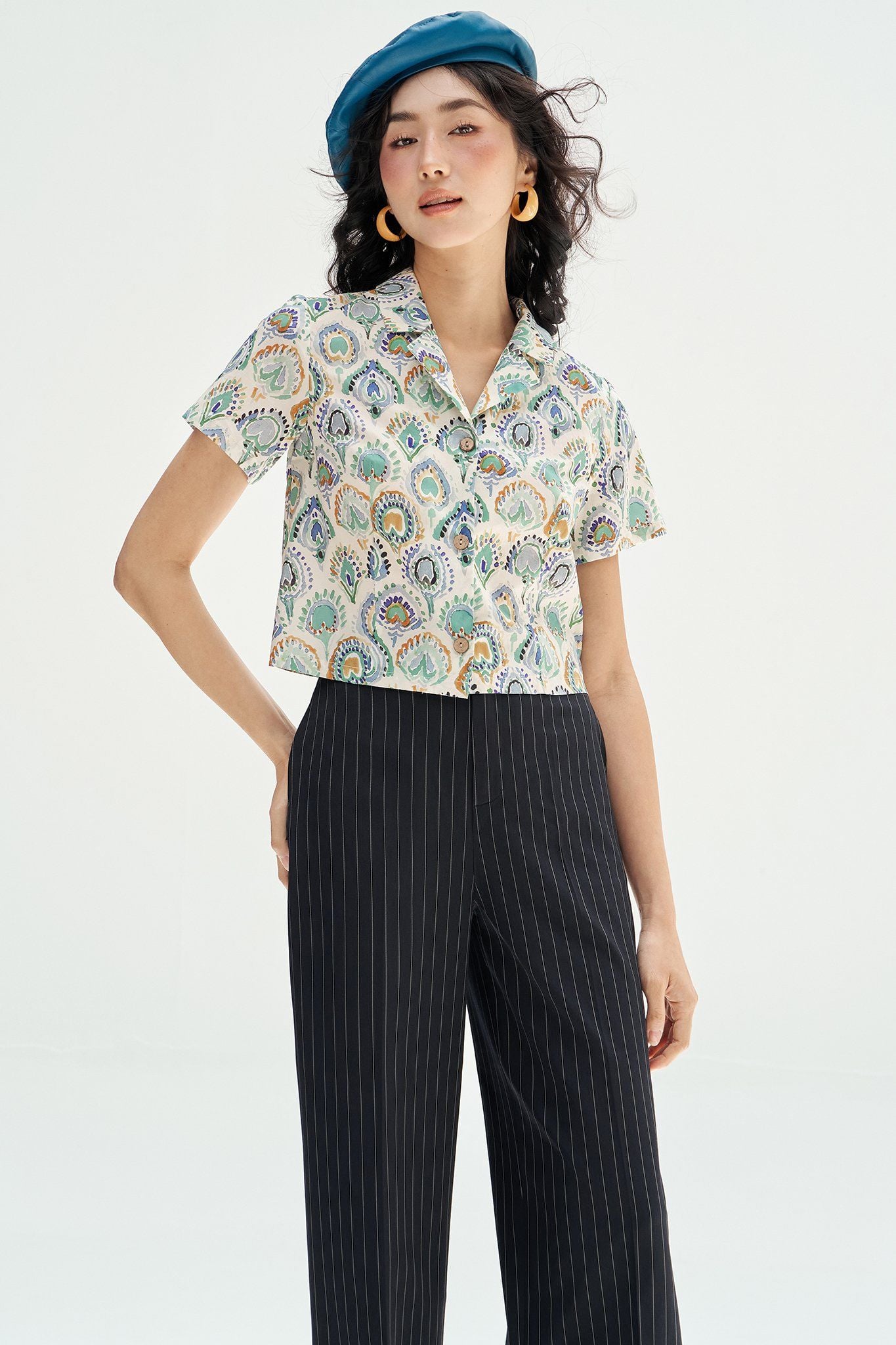 Top hoạ tiết tunic cổ 2 ve