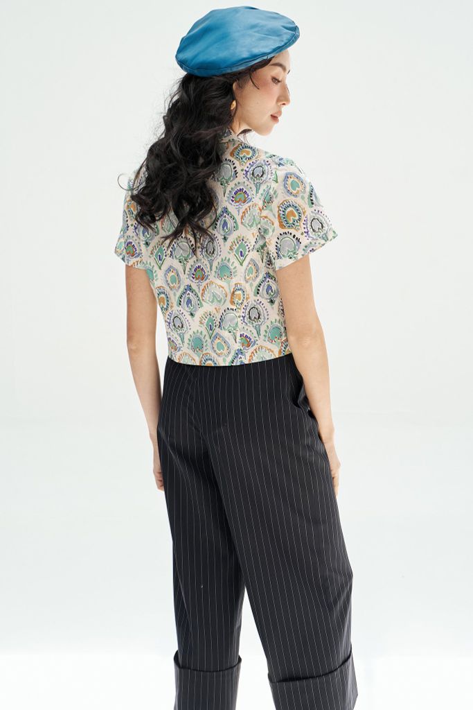 Top hoạ tiết tunic cổ 2 ve