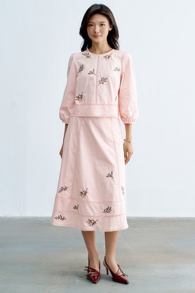 Chân váy midi hồng kem thêu olive