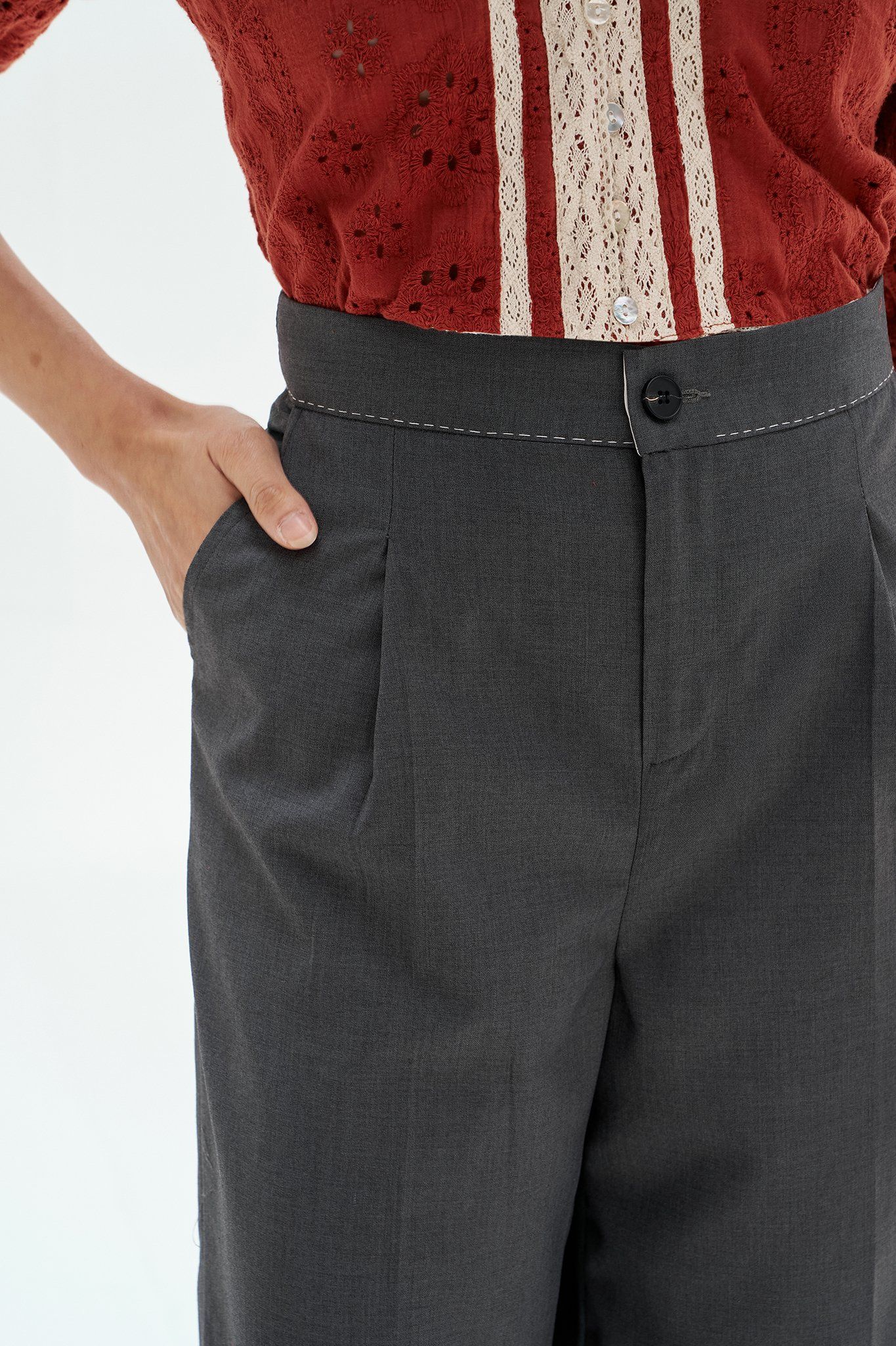 Quần suông tàn thêu đột cạp