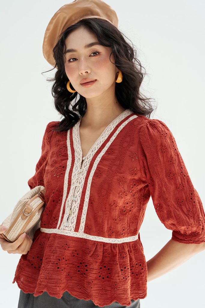 Top peplum thô thêu cam phối ren