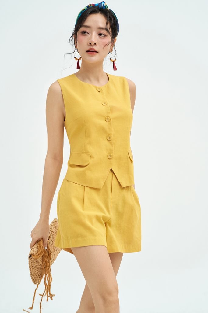 Quần shorts basic đũi vàng