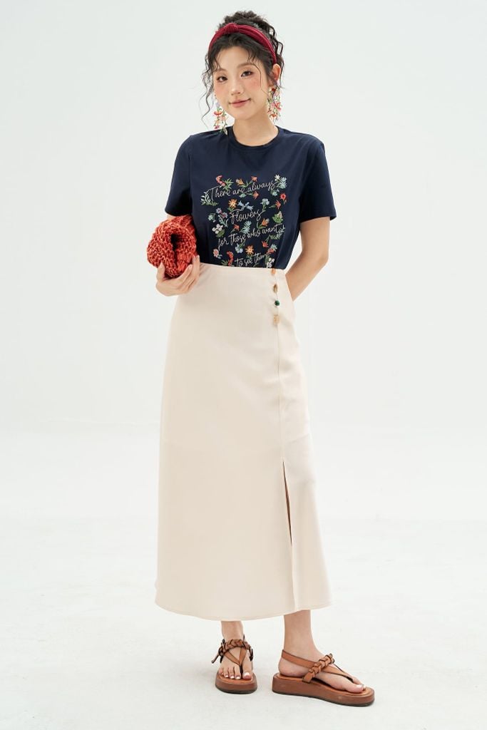 Chân váy midi lụa trắng kem đính đá random