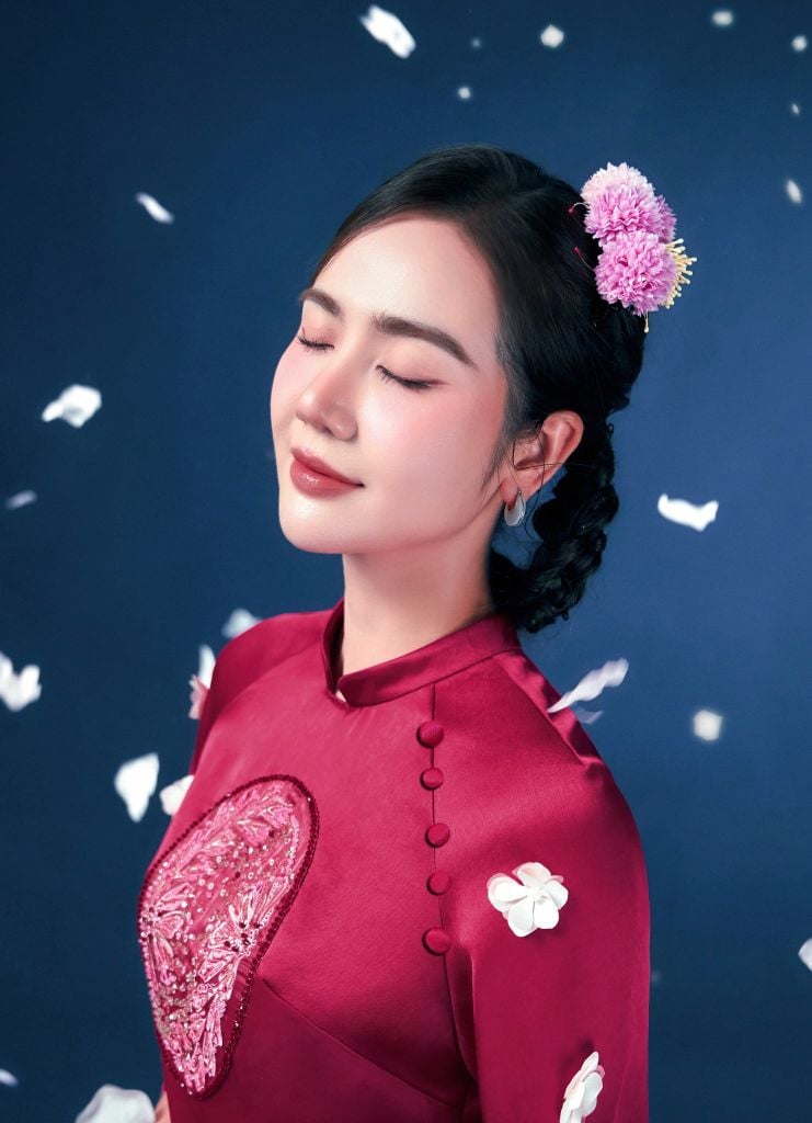 Cẩm Dung - Set áo dài lụa thêu triện pha lê hồng cẩm