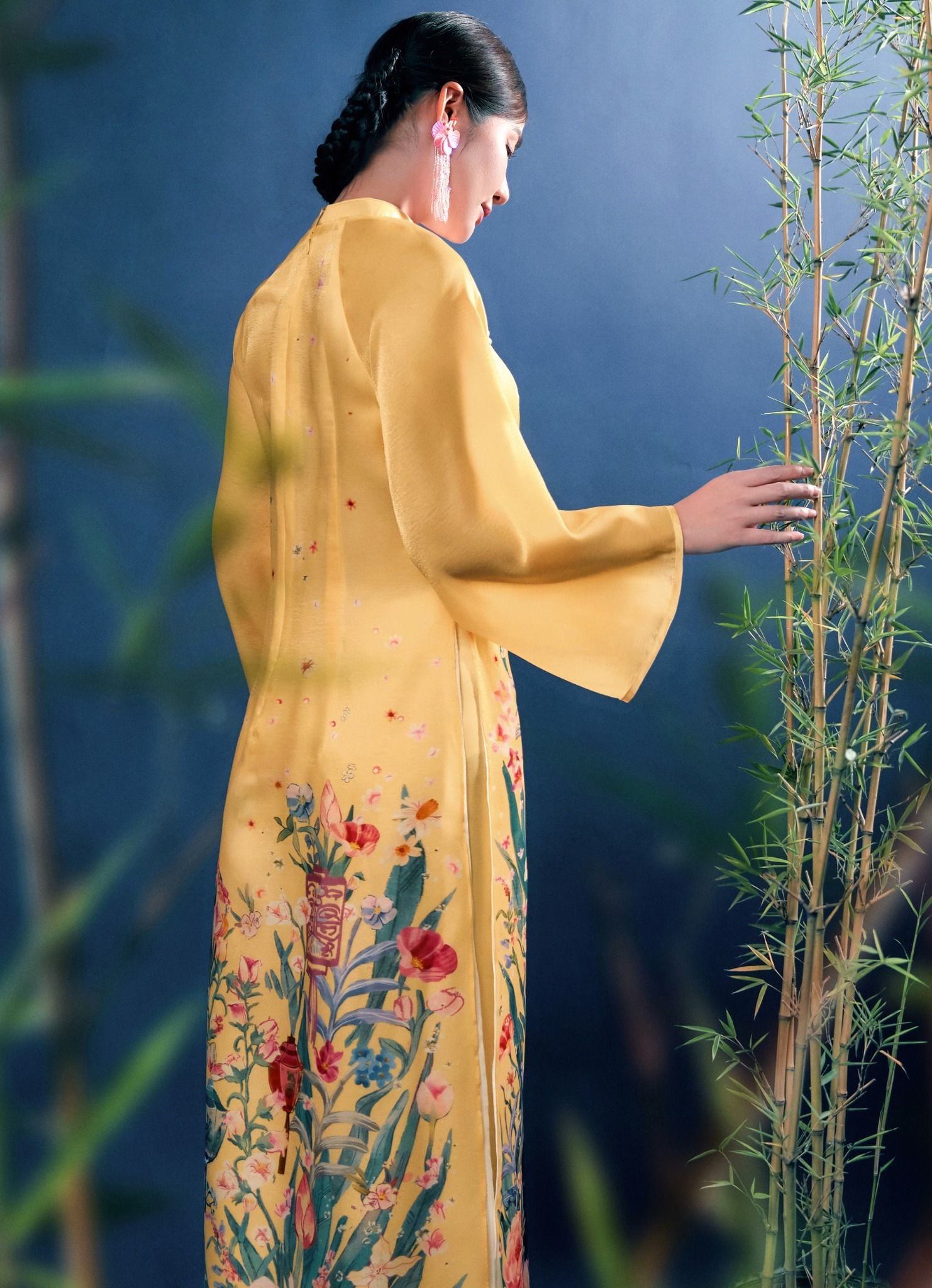 A Mị - Set áo dài tơ Vàng Anh