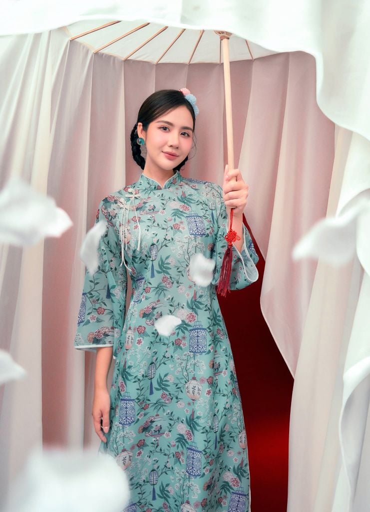 Lam Tường - Set áo dài tơ đèn lồng xanh ngọc lam