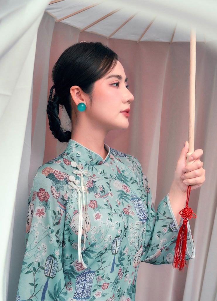 Lam Tường - Set áo dài tơ đèn lồng xanh ngọc lam