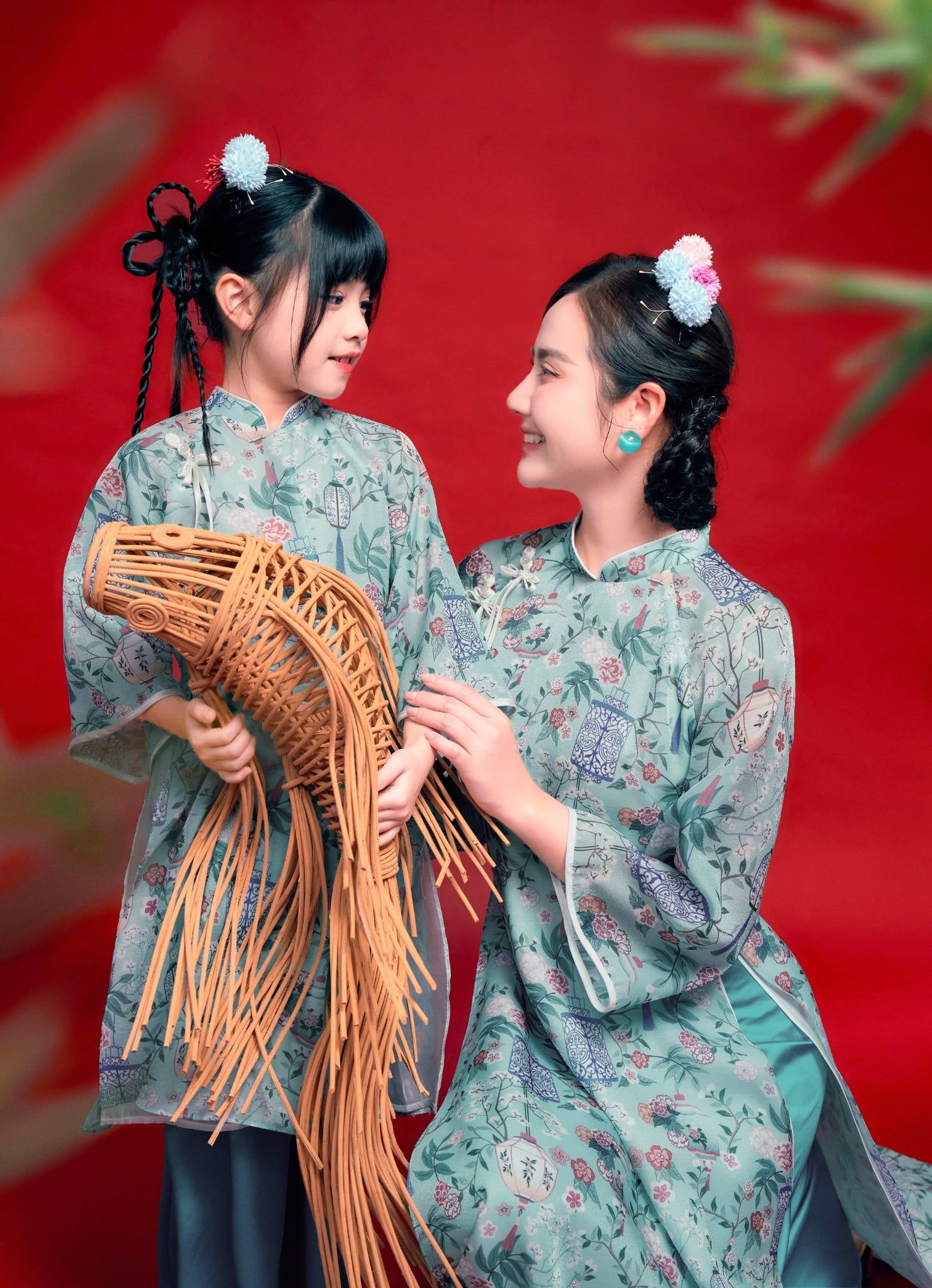 Lam Tường - Set áo dài bé gái tơ đèn lồng xanh ngọc lam