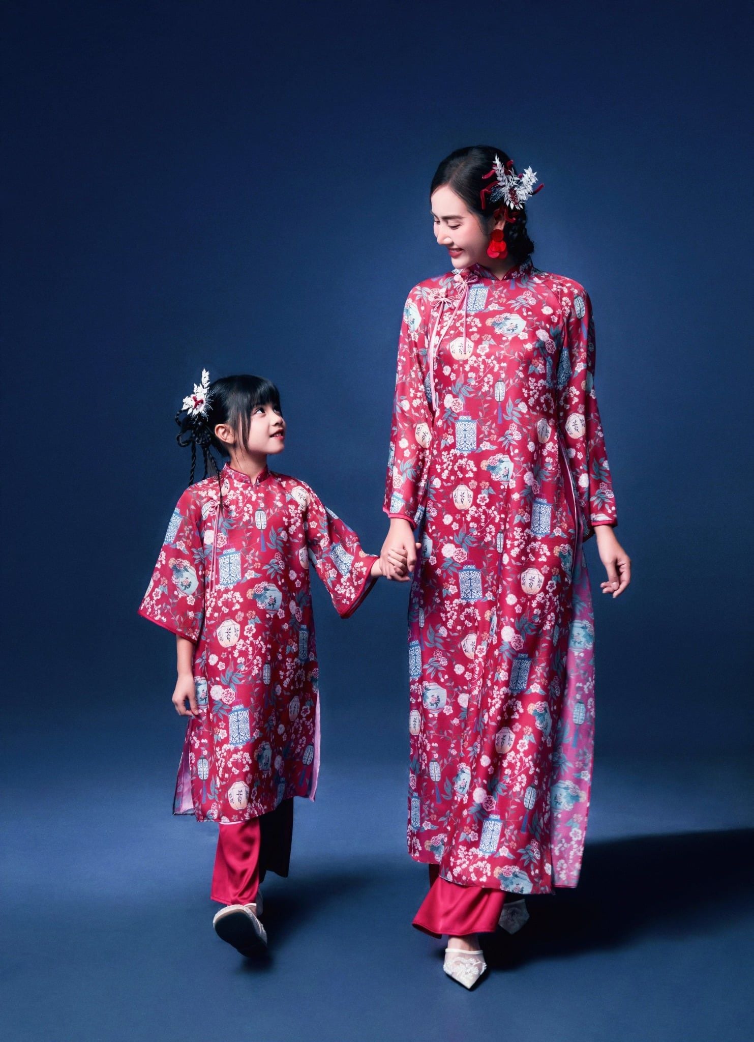 Cát Tường - Set áo dài bé gái tơ đèn lồng đỏ may mắn