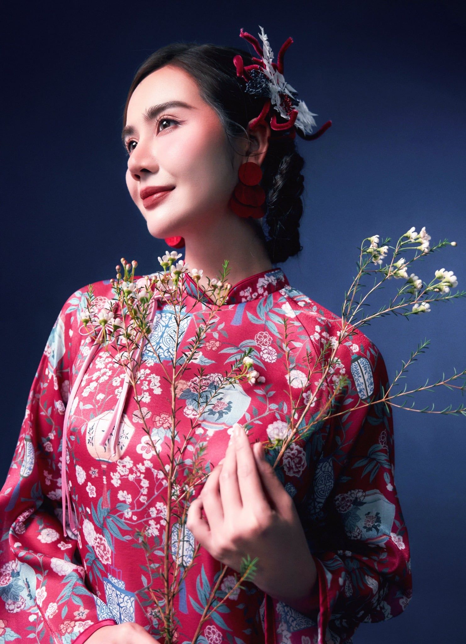 Cát Tường - Set áo dài tơ đèn lồng đỏ may mắn