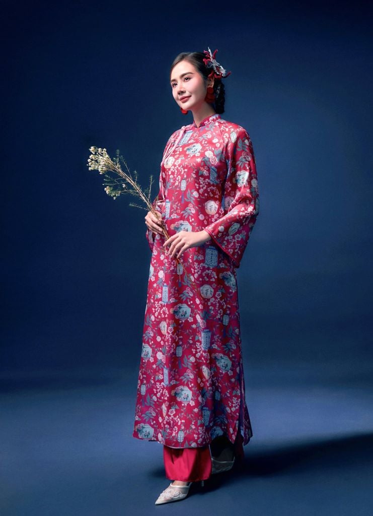 Cát Tường - Set áo dài tơ đèn lồng đỏ may mắn