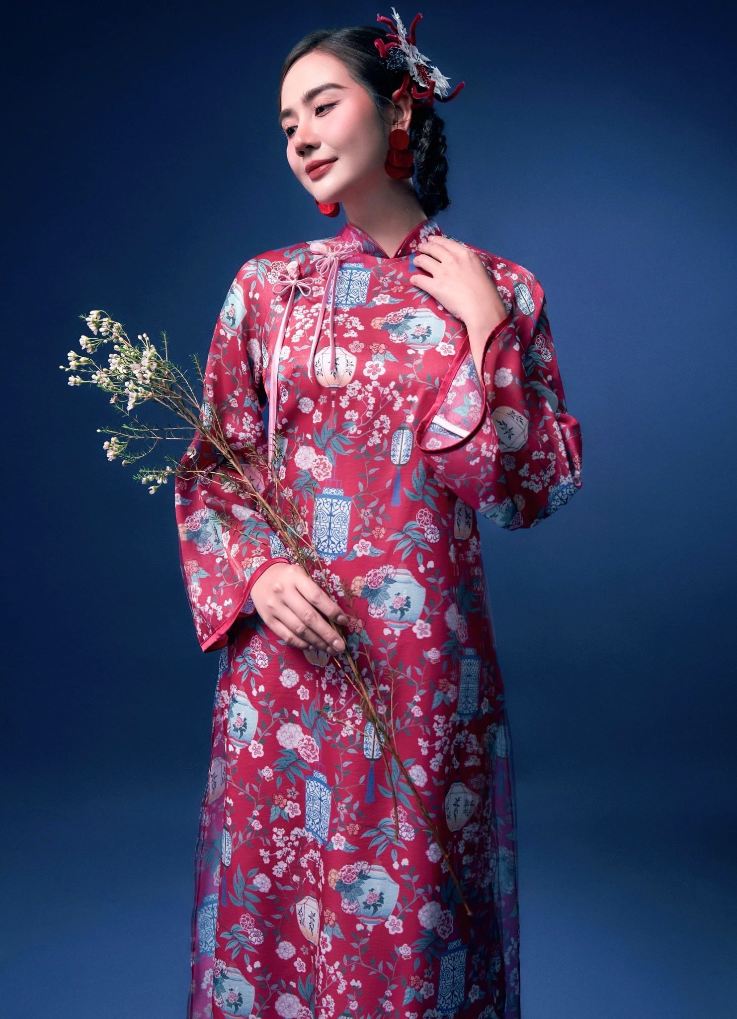 Cát Tường - Set áo dài tơ đèn lồng đỏ may mắn