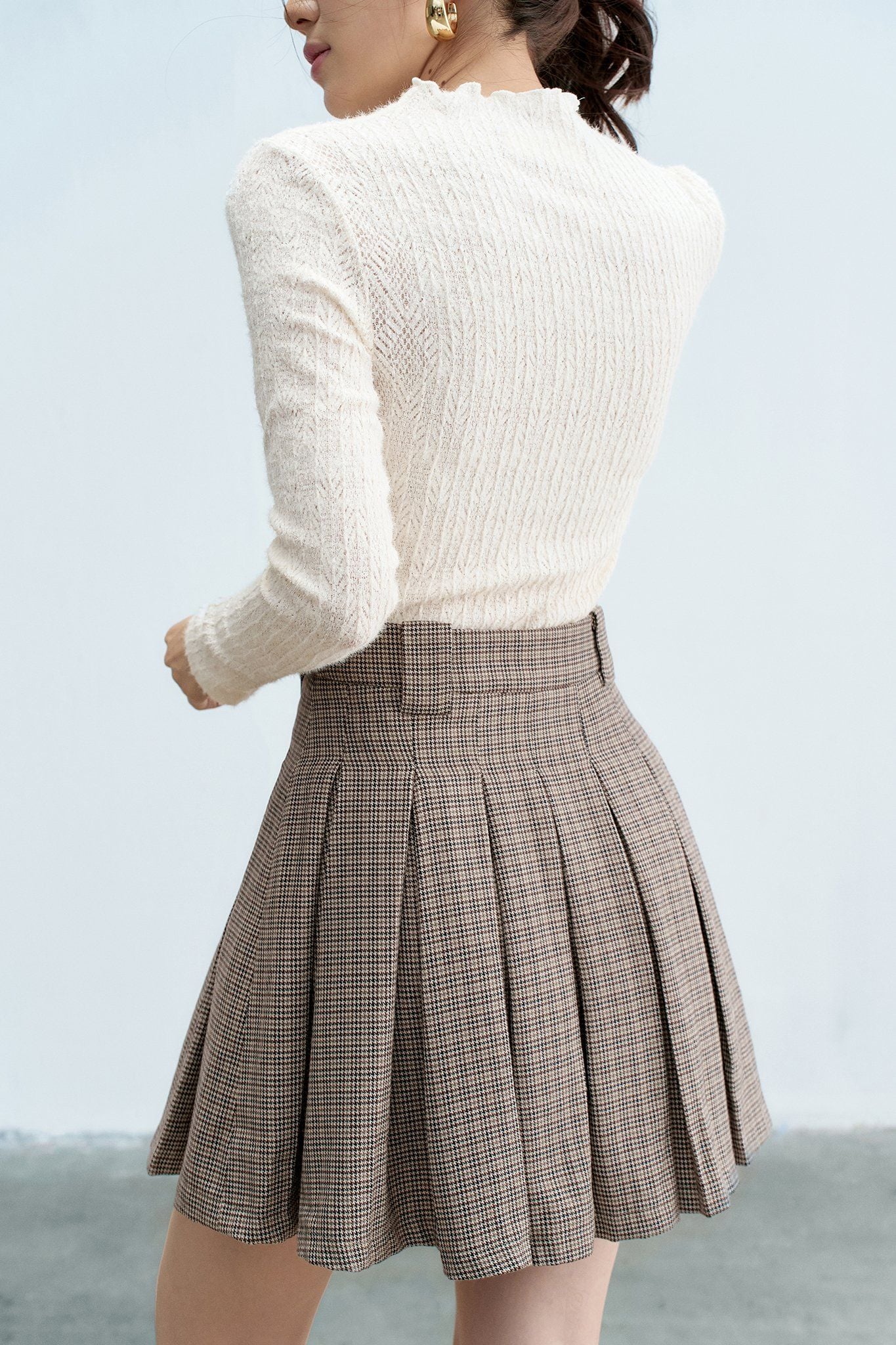 Chân váy mini xếp ly houndstooth nâu