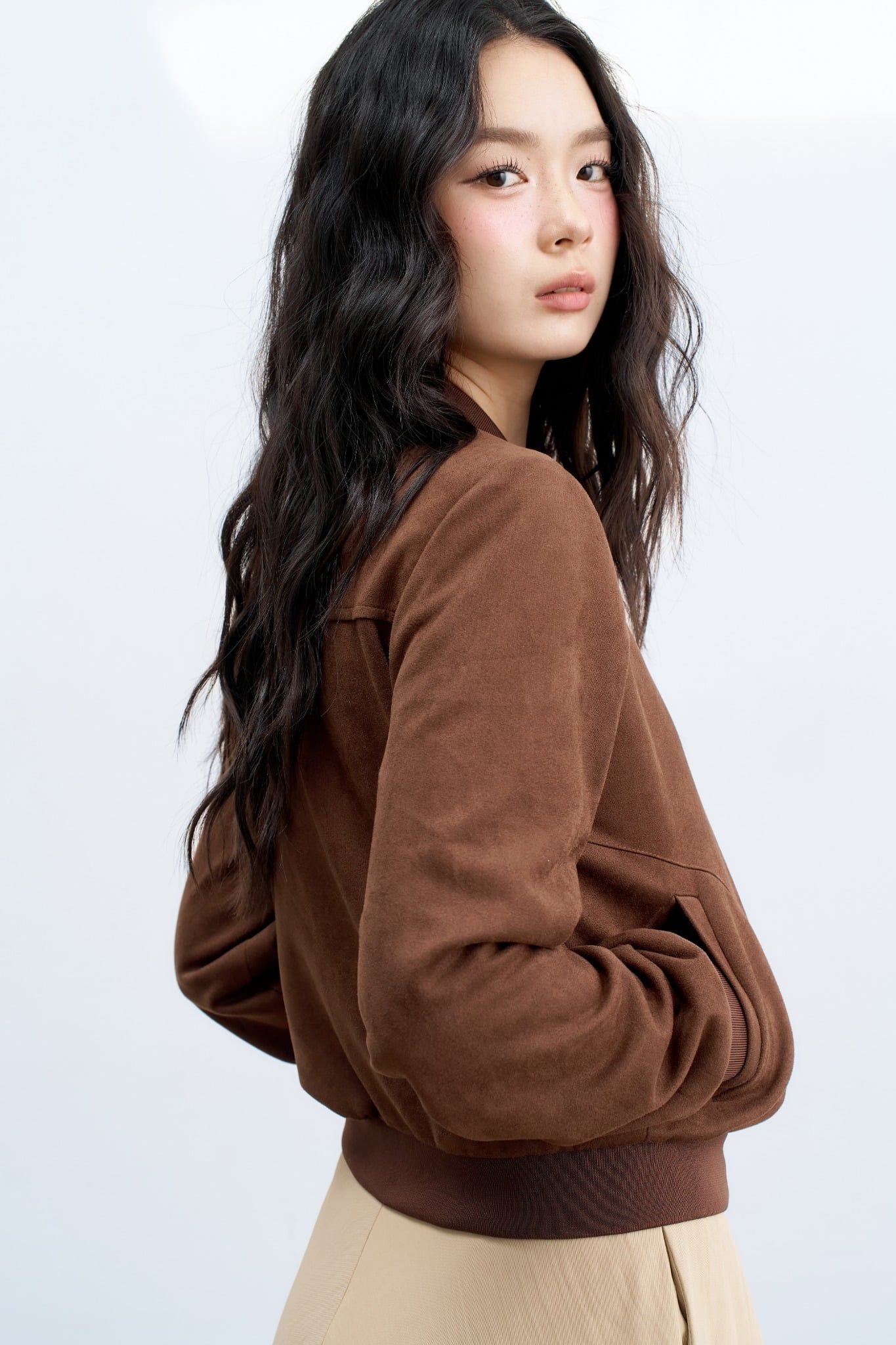 Bomber nâu cà phê thêu túi