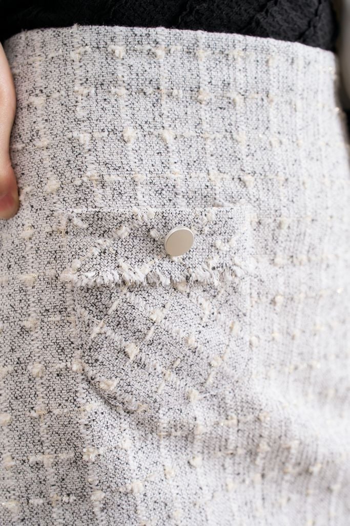 Chân váy A tweed karo ánh ghi