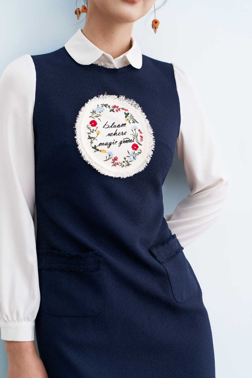 Đầm mini tech navy thêu phối