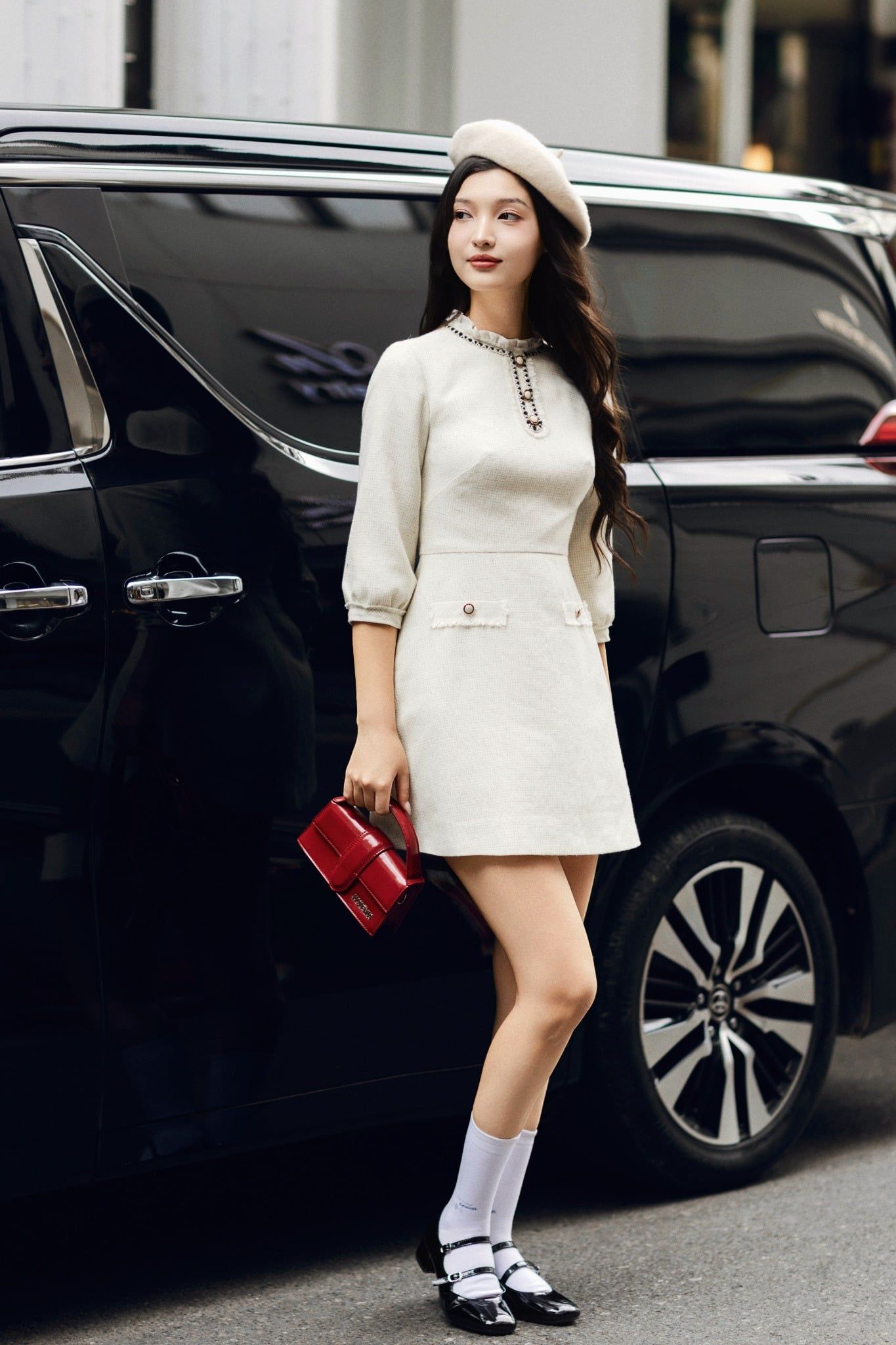 Đầm mini cổ bèo rua tech phẩy trắng