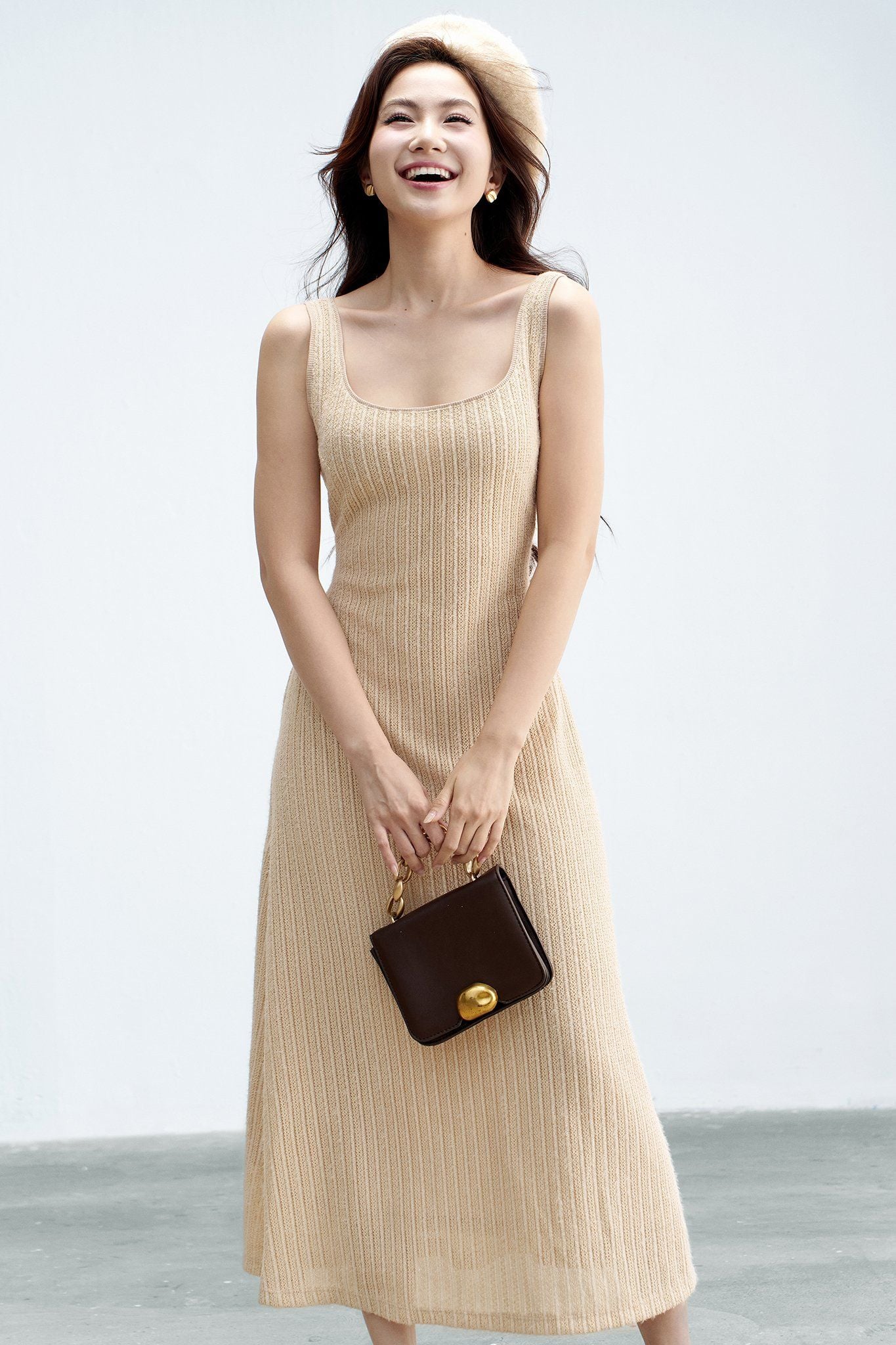 Đầm midi len ren kem cổ U