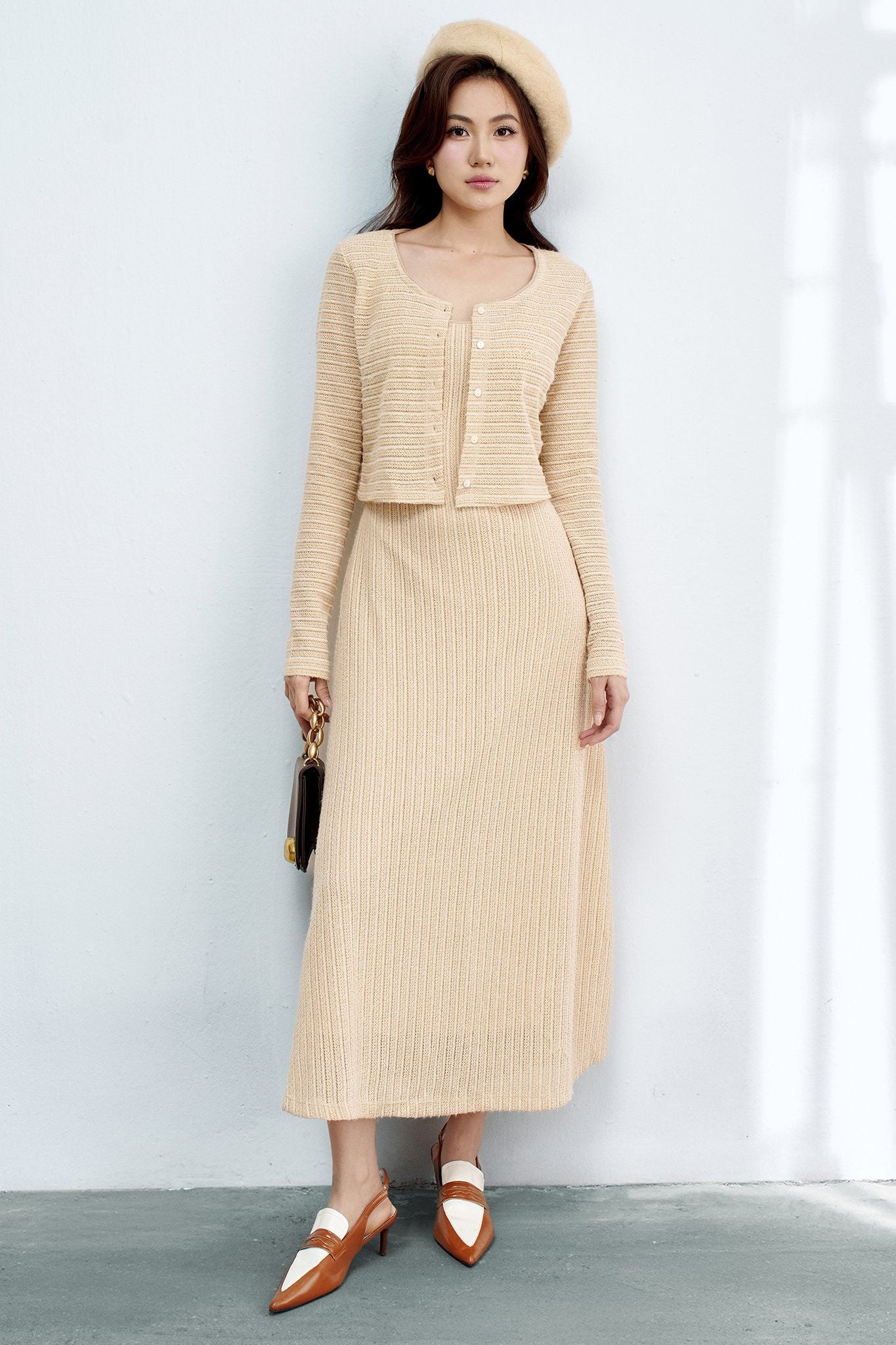 Cardigan mỏng len ren kem