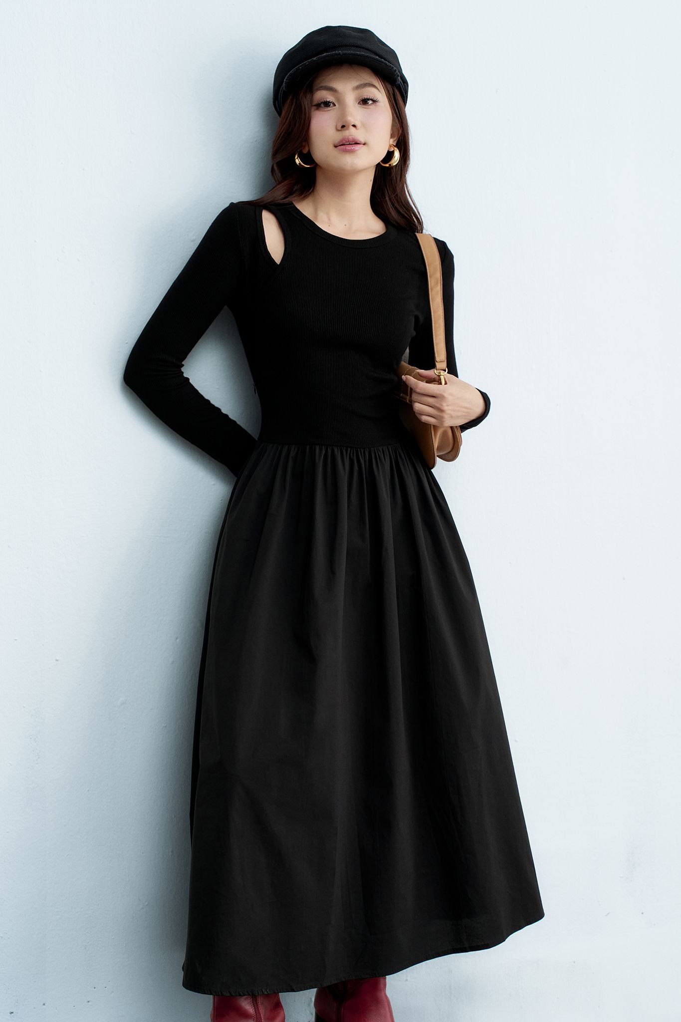 Đầm midi tay dài đen phối chất liệu