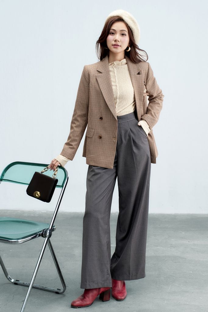 Áo blazer karo nâu trang trí thân trên