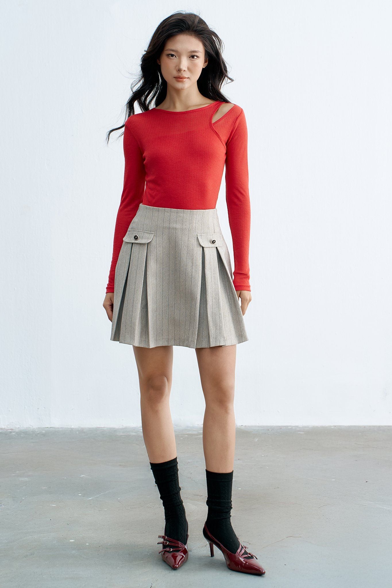 Top thun mỏng đỏ hở lệch vai