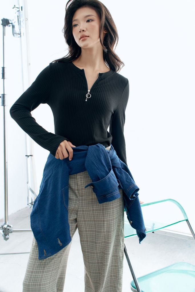 Top len đen tay dài kéo khoá cổ