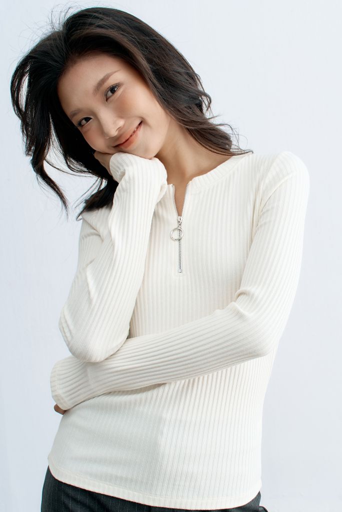 Top len trắng tay dài kéo khoá cổ