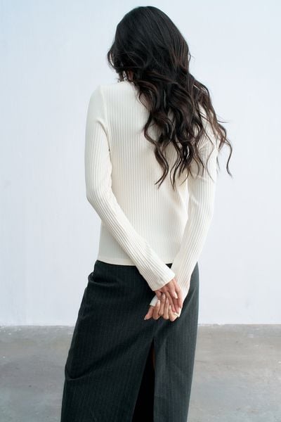 Top len trắng tay dài kéo khoá cổ