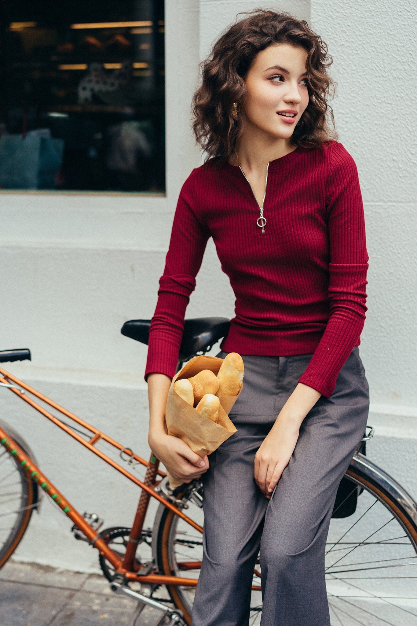 Top len đỏ đô tay dài kéo khoá cổ