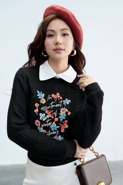 Top len mỏng đen in hoa