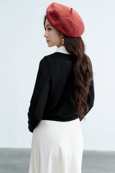 Top len mỏng đen in hoa