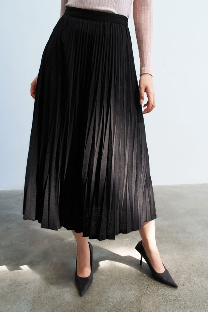 Chân váy dập ly basic đen