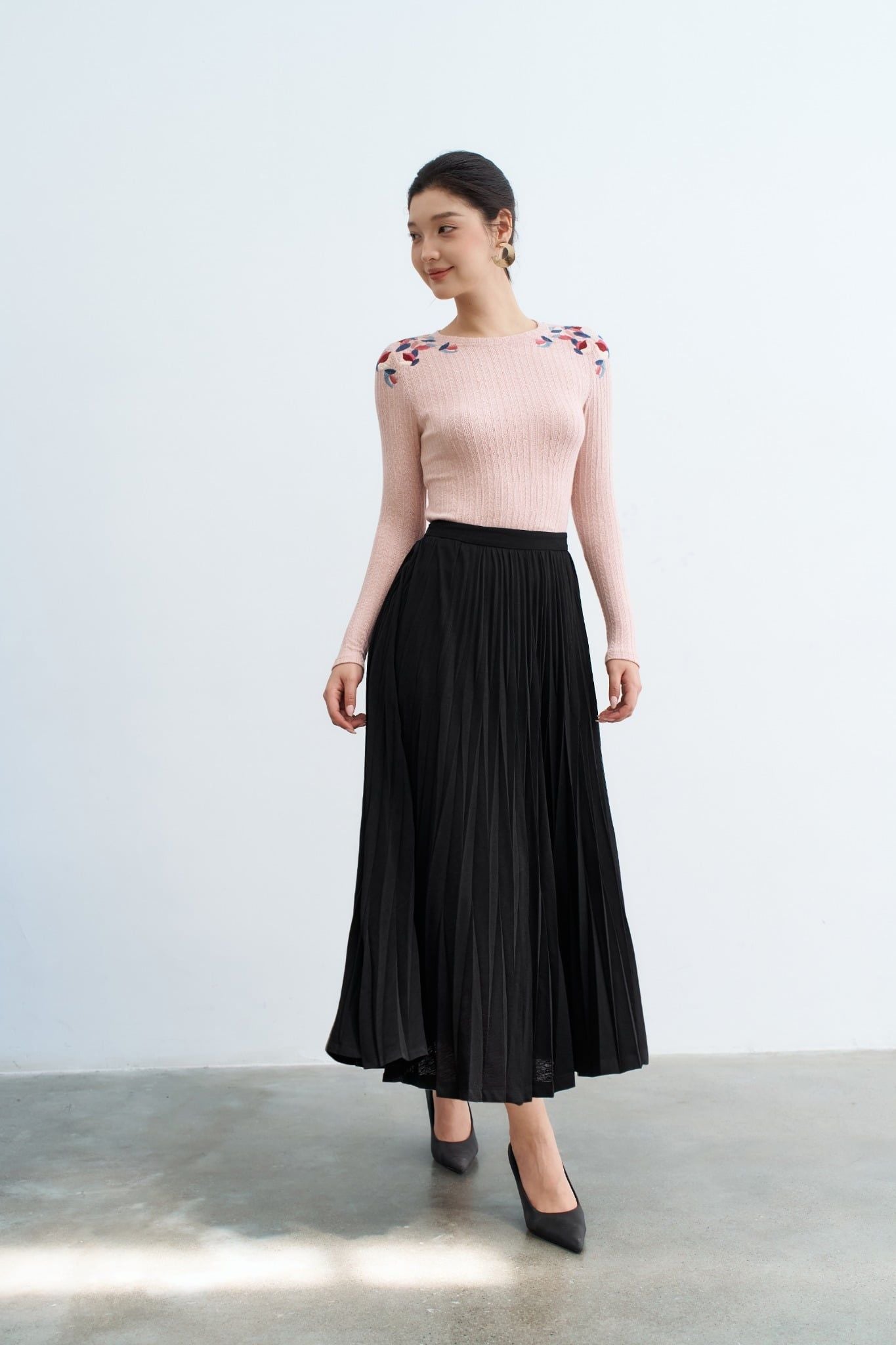 Chân váy dập ly basic đen