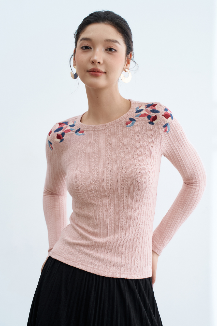 Top dài tay len hồng thêu vai ADORE