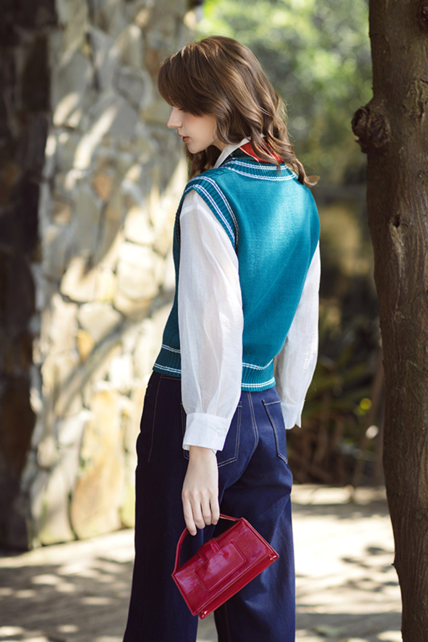 Áo gile len cổ tim rêu line trắng