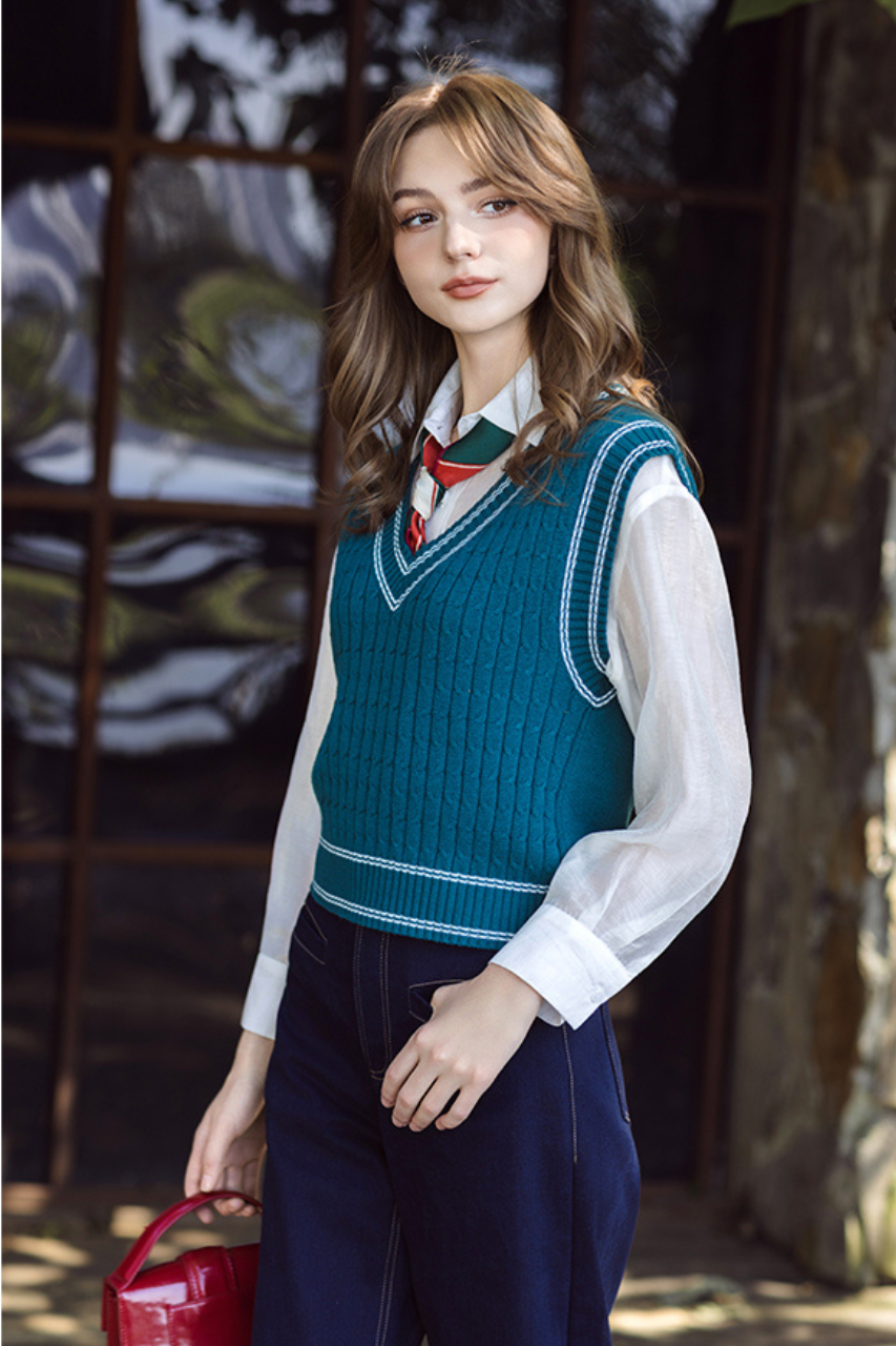 Áo gile len cổ tim rêu line trắng