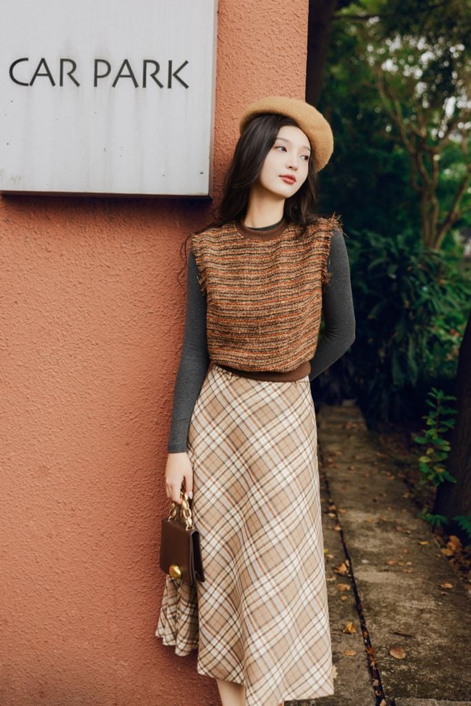 Áo gile tweed sợi mix nâu cam