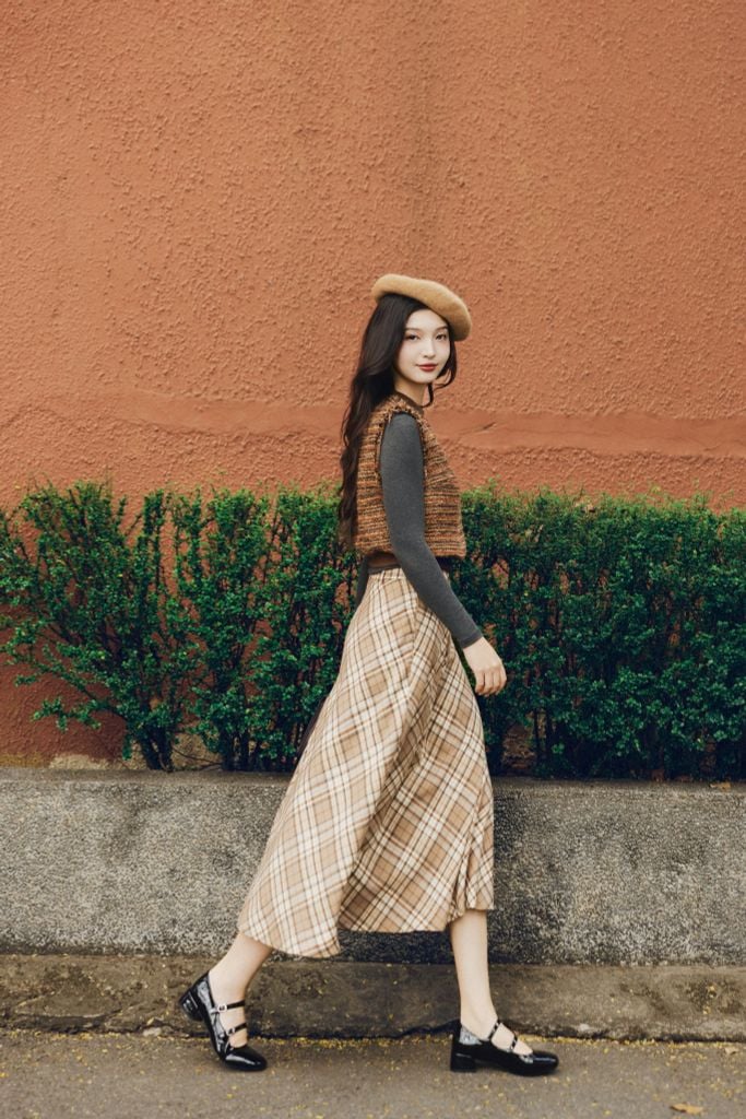 Áo gile tweed sợi mix nâu cam