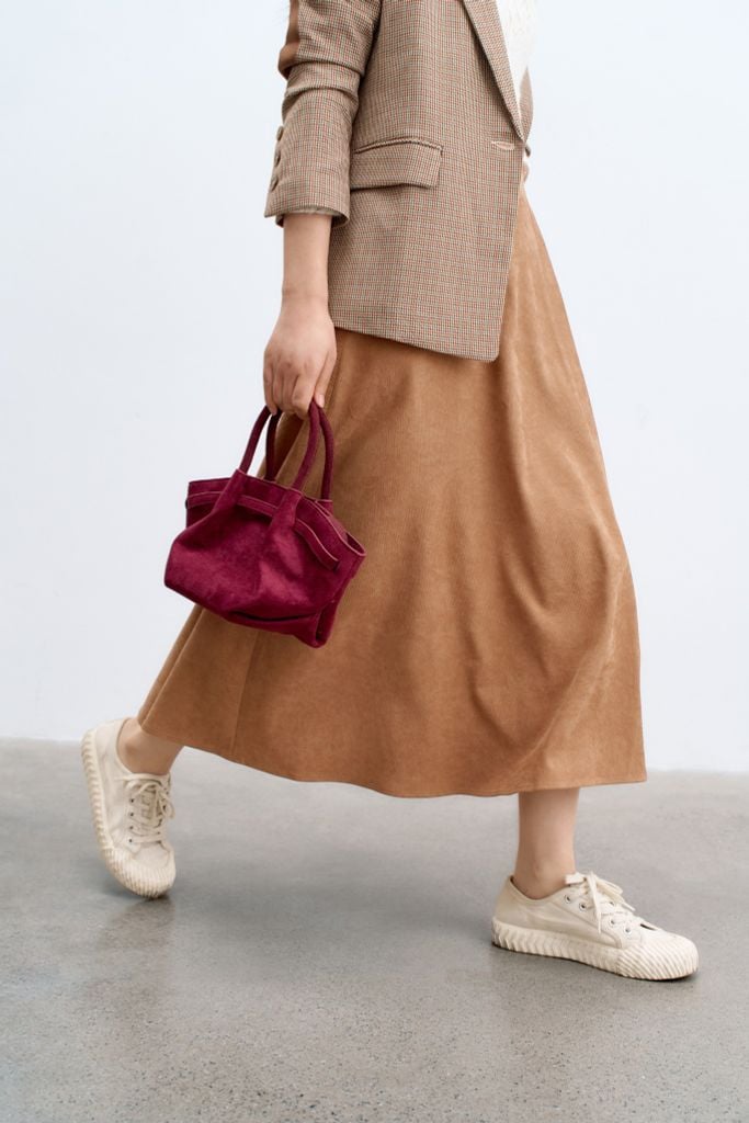 Chân váy midi nâu đai da