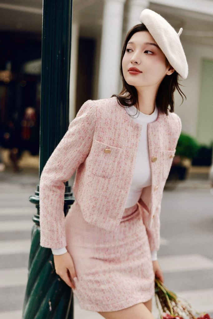 Blazer tweed hồng hạt nổi