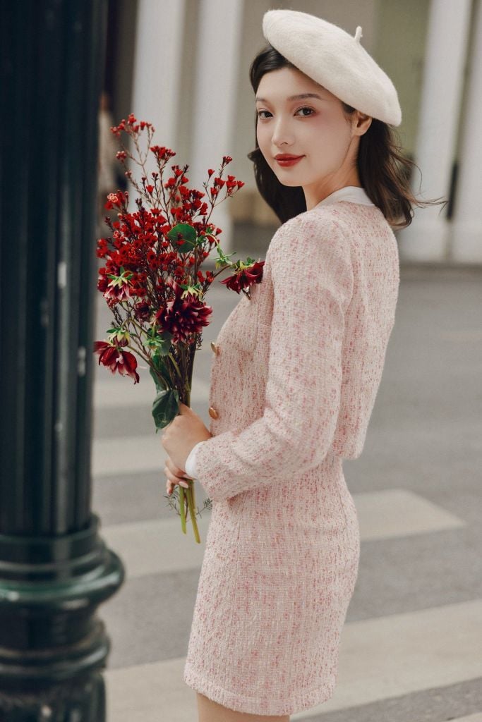Blazer tweed hồng hạt nổi