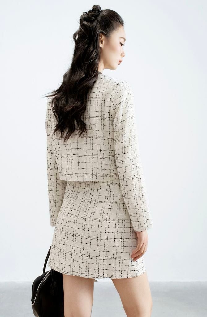 Blazer text karo đen trắng