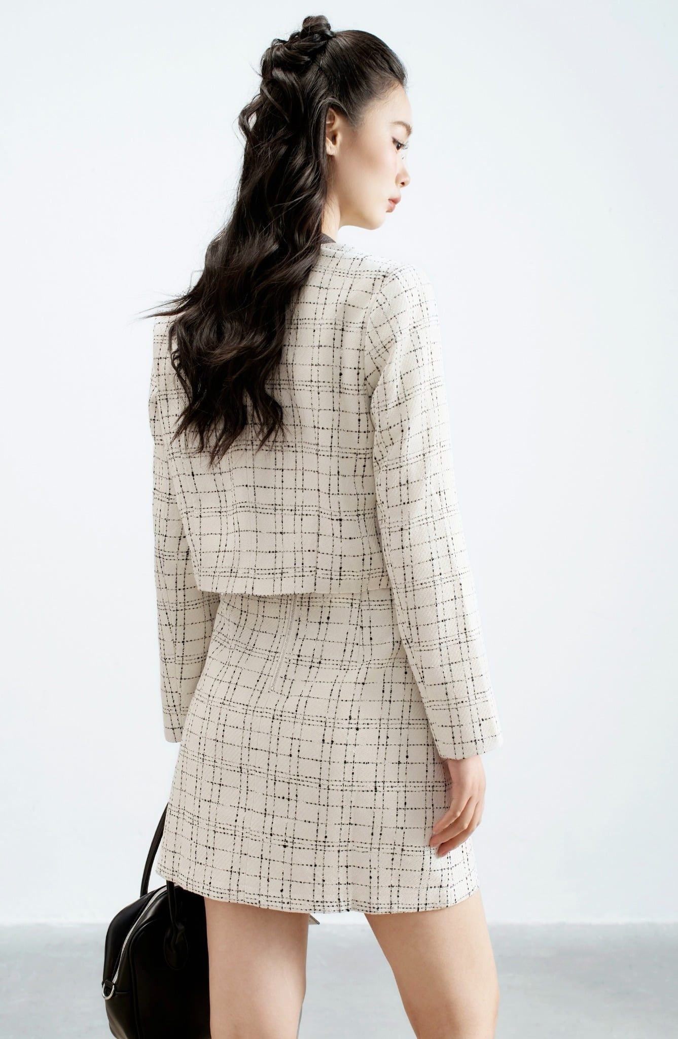 Chân váy A text karo đen trắng