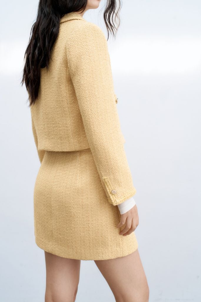 Blazer tweed vàng phối dây trang trí