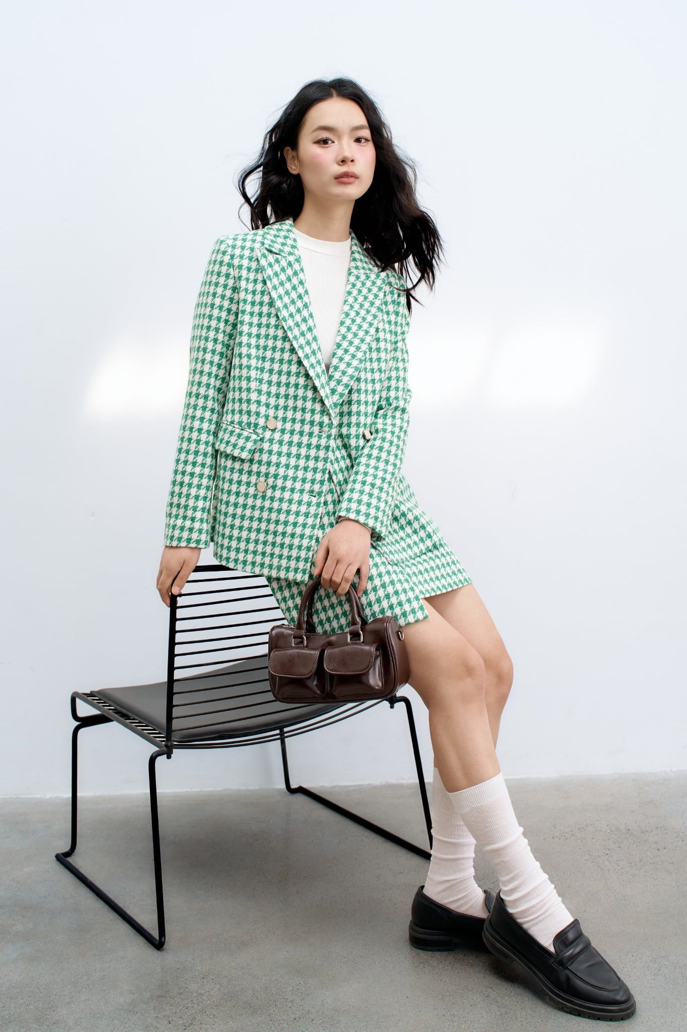 Blazer tweed dài ziczac xanh