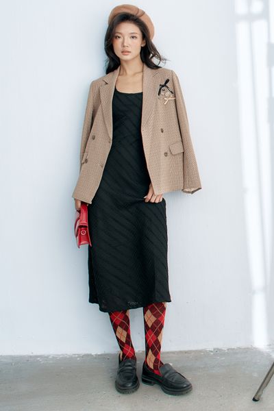 Áo blazer karo nâu trang trí thân trên