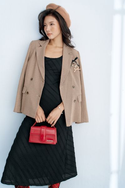 Áo blazer karo nâu trang trí thân trên